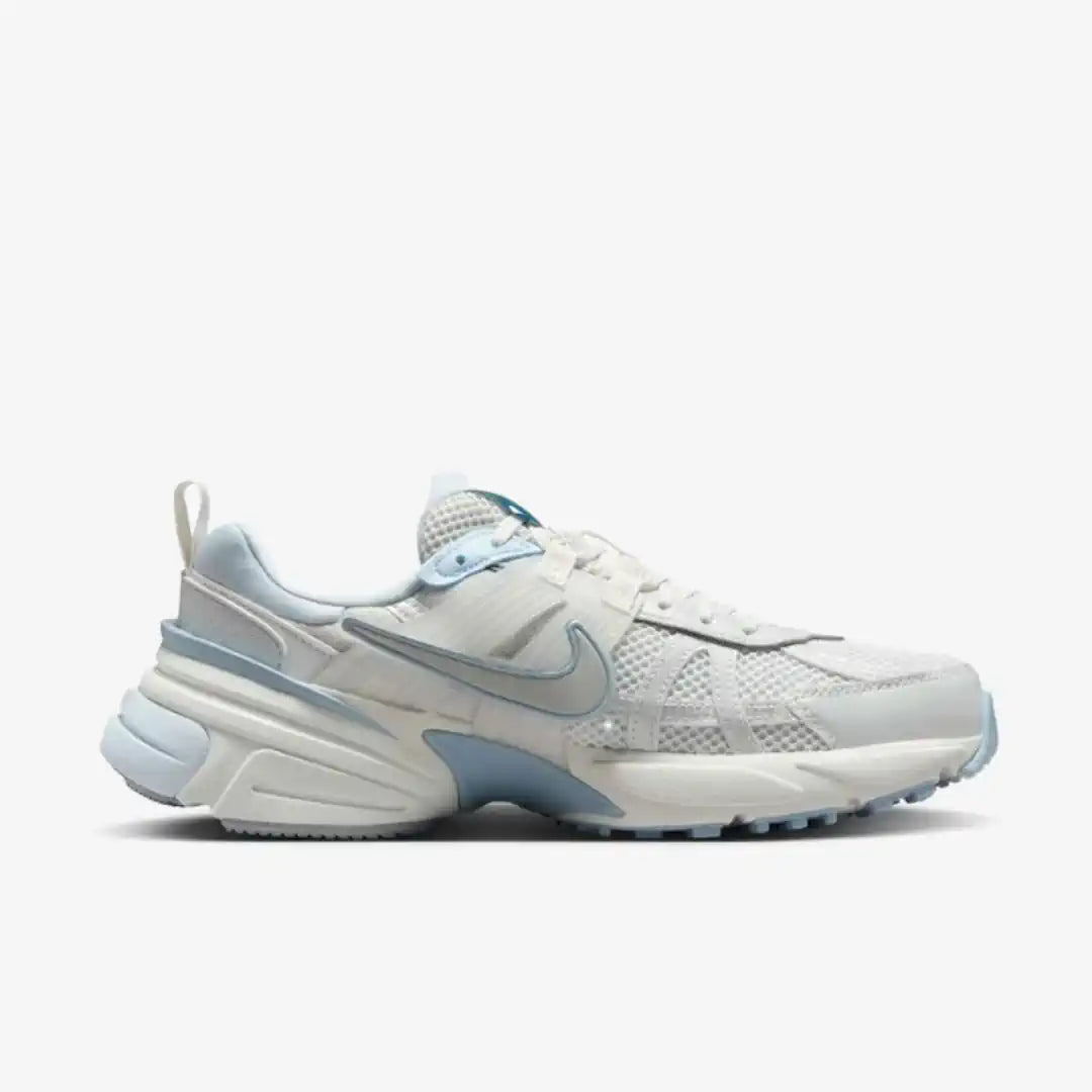 Nike V2K Run Platinum Tint Summit White Light Smoke Grey