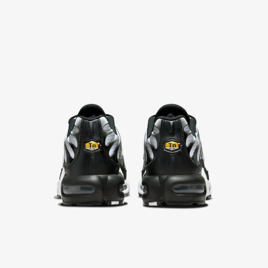 Nike Air Max Plus Black/Metallic Silver